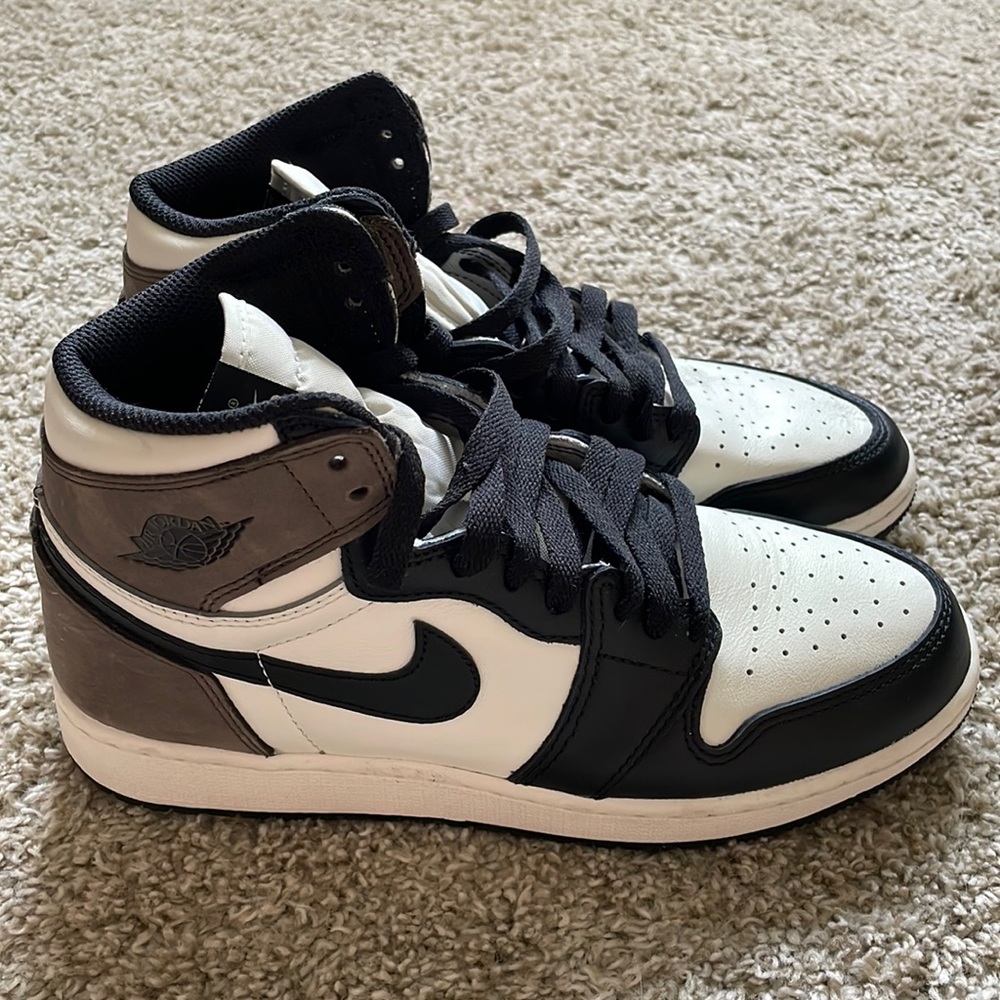 Nike Air Jordan 1 Retro High Mocha